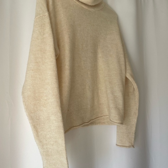 Vero Moda Cream Cowl Neck Sweater NWOT - Picture 2 of 4